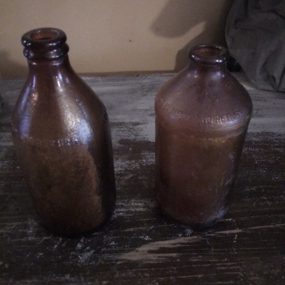 ****#495******2 Old Brown Beer Bottles, No Deposit No Return 1970s - Picture 2 of 3